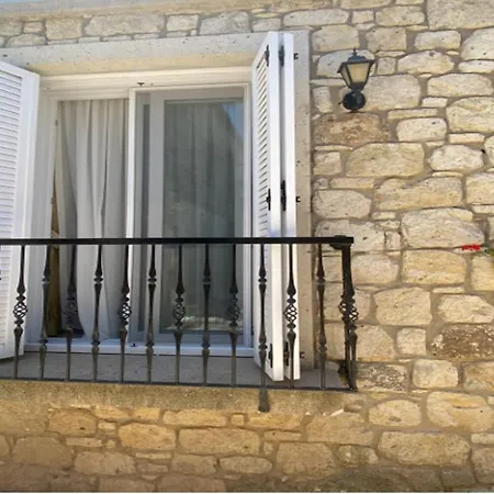 Demir Alacati * Çeşme