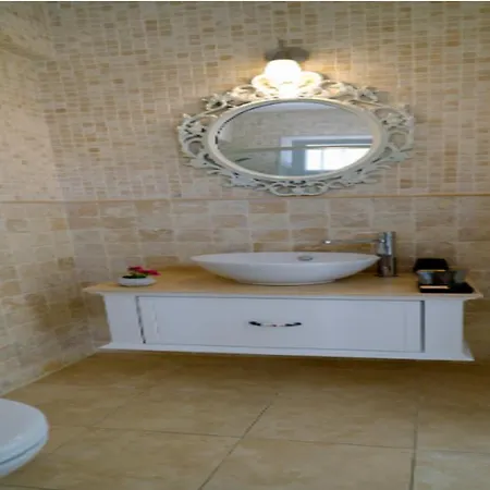 Demir Alacati * Çeşme