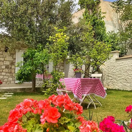 Demir Alacati