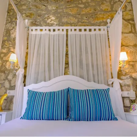Demir Alacati Hotel *